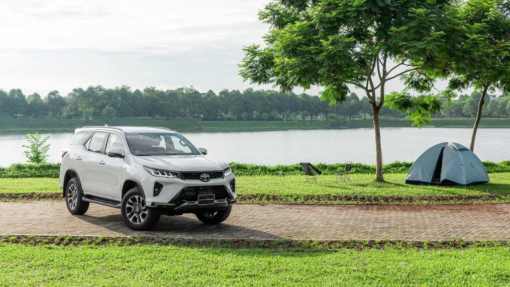 Phân khúc SUV 7 chỗ tháng 4/2022: Toyota Fortuner giành ngôi vương của Santa Fe