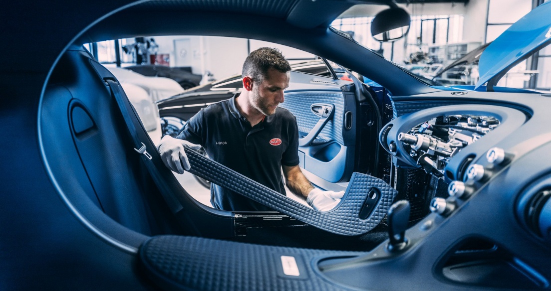 Bugatti tốn 16 tuần để gia công nội thất của Centodieci
