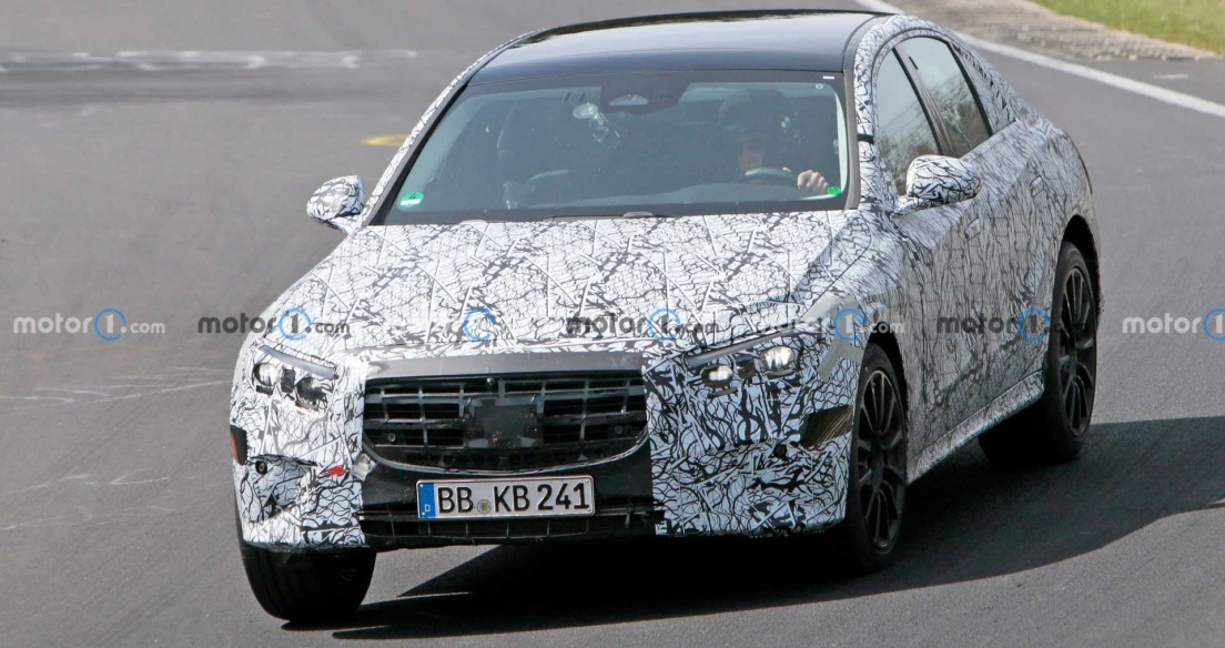 Mercedes-Benz E-Class thế hệ mới lộ diện trên đường chạy thử