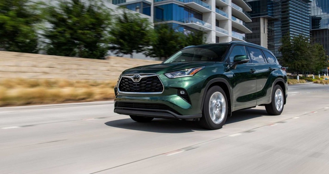 Toyota Highlander Turbo 2023 chốt giá từ 36.420 USD