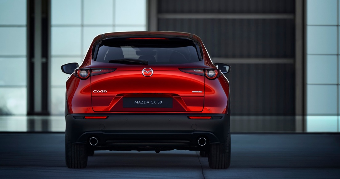 Mazda CX-30 2023 mạnh mẽ hơn, giá từ 22.950 USD