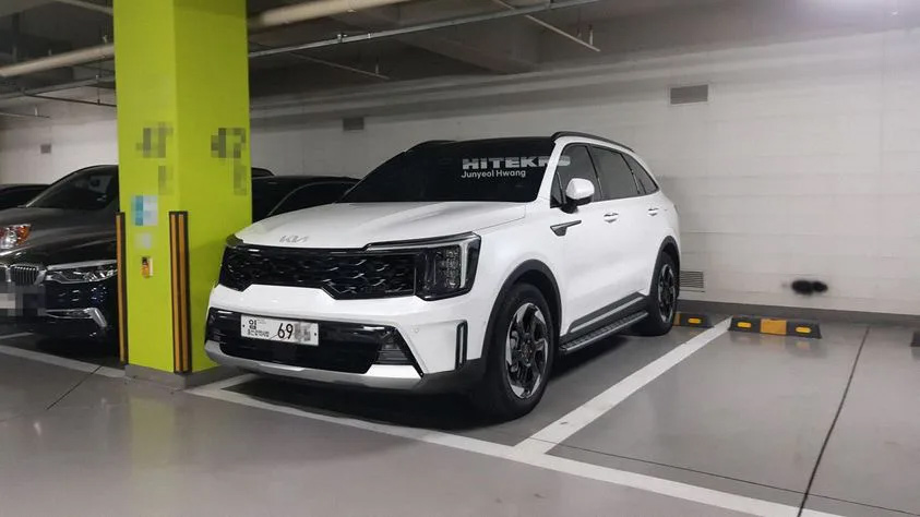 Phác họa thiết kế Kia Sorento Facelift: Mạnh mẽ hơn, hầm hố hơn, quyết đấu Santa Fe