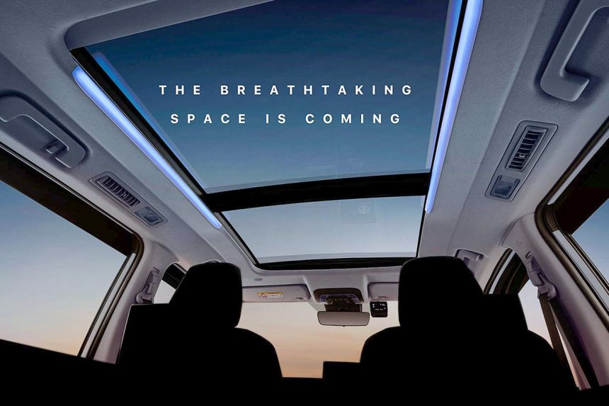 Toyota Innova 2023 hoàn toàn mới hé lộ cửa sổ trời siêu khủng