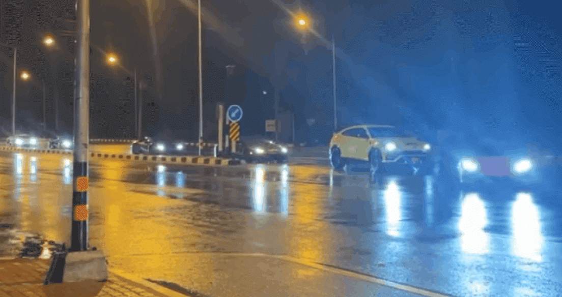 Video: Siêu xe Lamborghini Huracan Evo bị Toyota Hilux đâm ngang sườn ở tốc độ cao