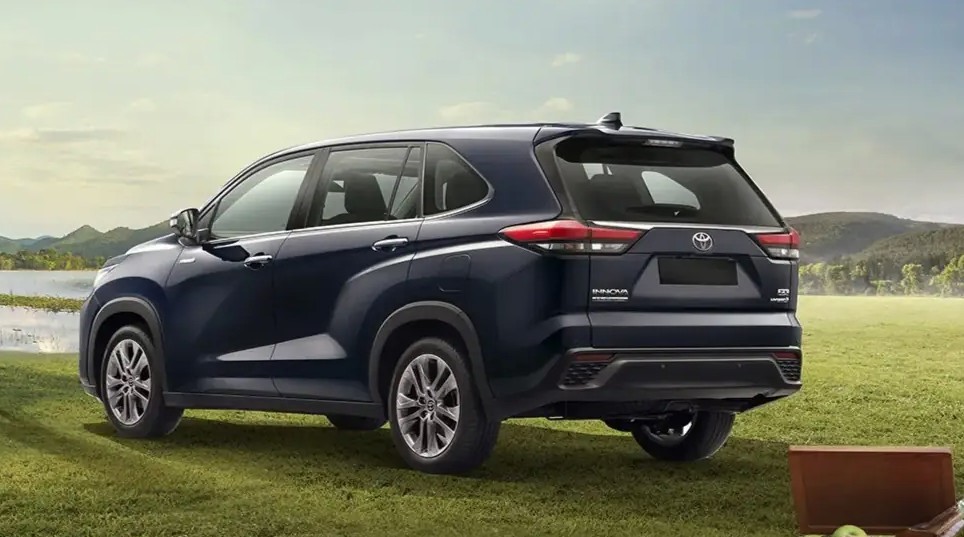 Toyota Innova 2023 cực kỳ đắt khách, người dùng đặt hàng chờ hơn năm
