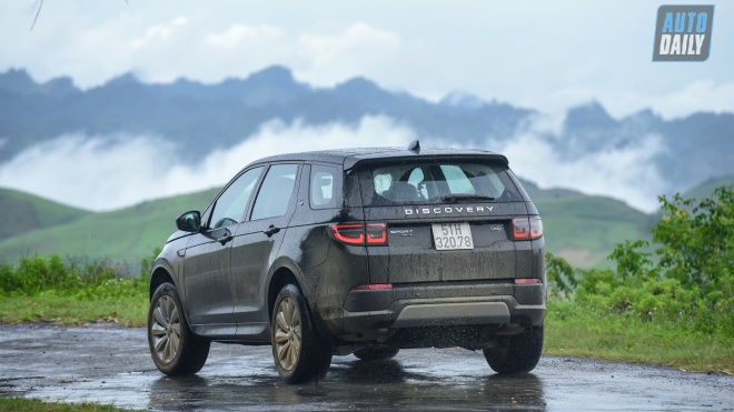 Đánh giá Land Rover Discovery Sport 2020: SUV hạng sang 5+2 cho gia đình Việt