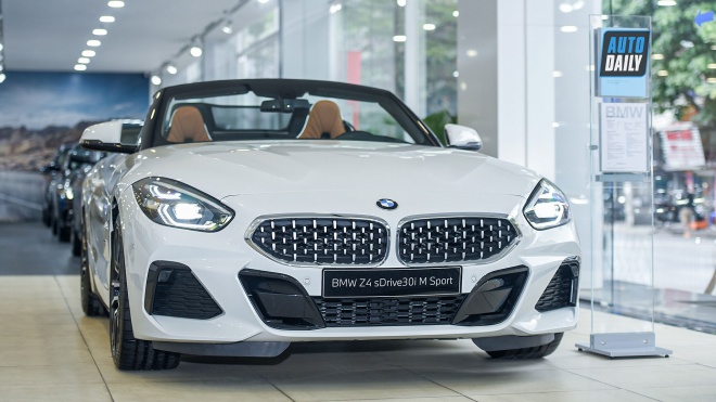 Cận cảnh BMW Z4 hoàn toàn mới tại Việt Nam: Xe mui trần thể thao 2 chỗ đầy thú vị