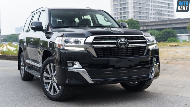 Diện kiến Toyota Land Cruiser VXS V8 5.7L 2021 giá hơn 8 tỷ tại Việt Nam