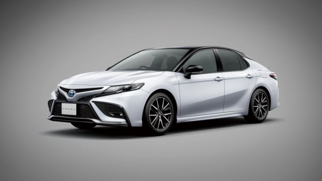Toyota Camry 2021 ra mắt tại Nhật Bản, giá từ 33.200 USD