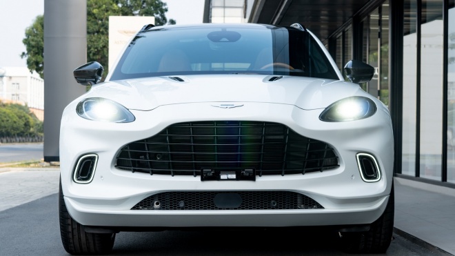 SUV “quý tộc” Aston Martin DBX ra mắt thị trường Việt Nam