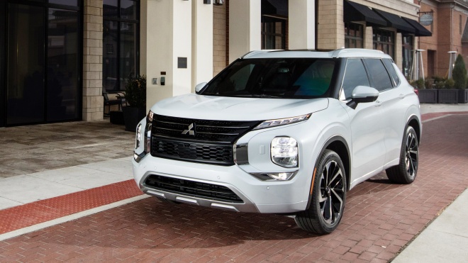 Mitsubishi Outlander 2022 ra mắt: Thêm nhiều nâng cấp, thách thức Honda CR-V và Mazda CX-5