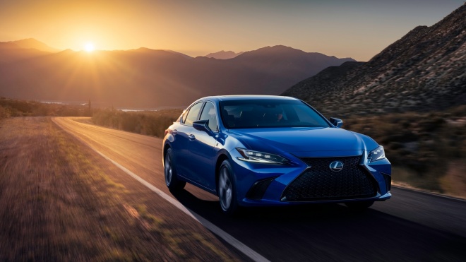Chi tiết nội ngoại thất Lexus ES 2022, phả hơi nóng lên E-Class và 5-Series