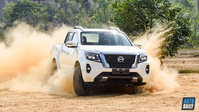 Đánh giá Nissan Navara 2021: "Kẻ thách thức" phân khúc bán tải