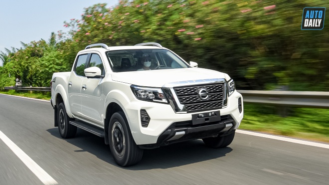 Trải nghiệm chi tiết Nissan Navara 2021 - Lật đổ "Ford Ranger"?