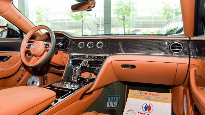Ảnh chi tiết siêu phẩm Bentley Flying Spur V8 2021 màu cực độc