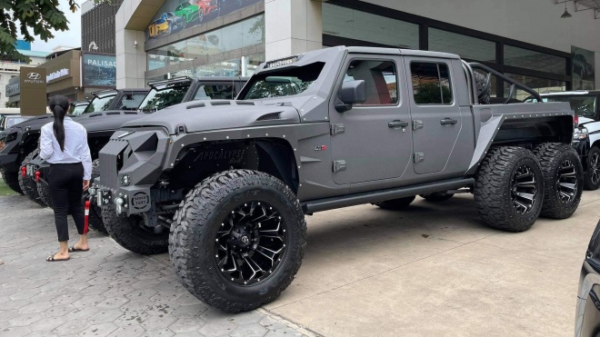 'Quái vật' 6 bánh Apocalypse 6x6 độ từ Jeep Gladiator về Campuchia
