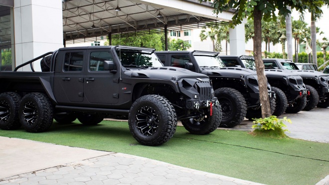 Thêm ảnh nóng bộ tứ 'quái vật' 6 bánh Apocalypse 6x6 vừa về Campuchia