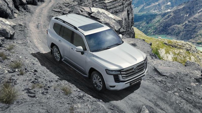 Toyota Land Cruiser 2022 quá hot, khách hàng muốn mua tại Nhật phải chờ tới 4 năm