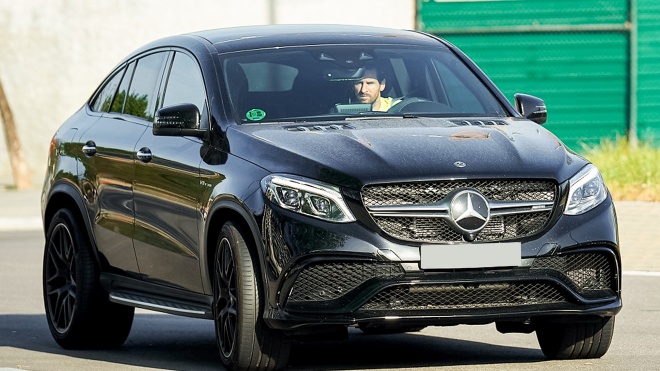 Điểm danh những siêu xe đỉnh nhất Lionel Messi đã và đang sở hữu