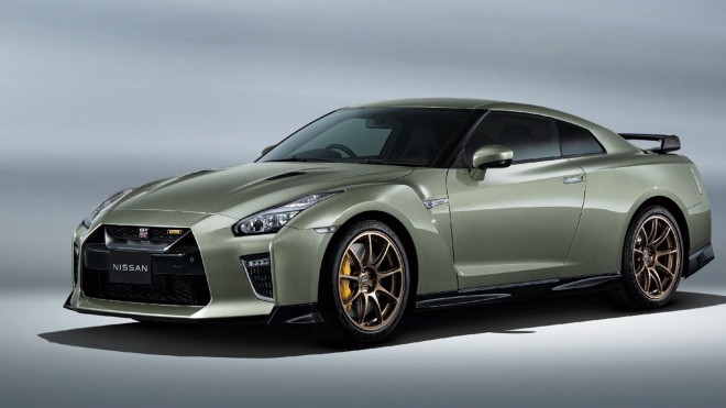 Nissan GT-R 2022 ra mắt, giá từ 98.444 USD