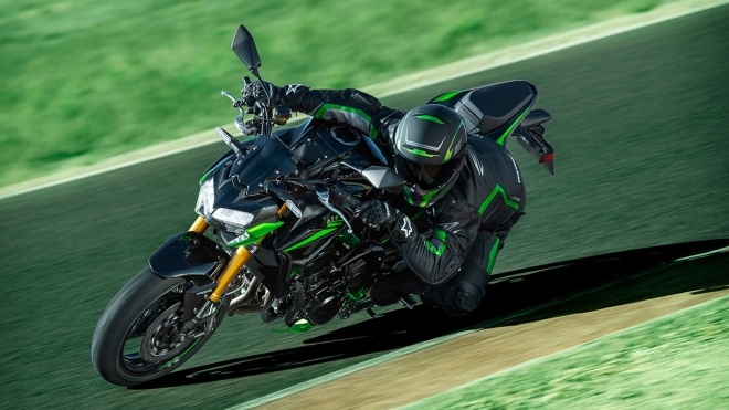 Kawasaki Z900 SE 2022 sắc nét hơn, cải tiến hệ thống treo và phanh