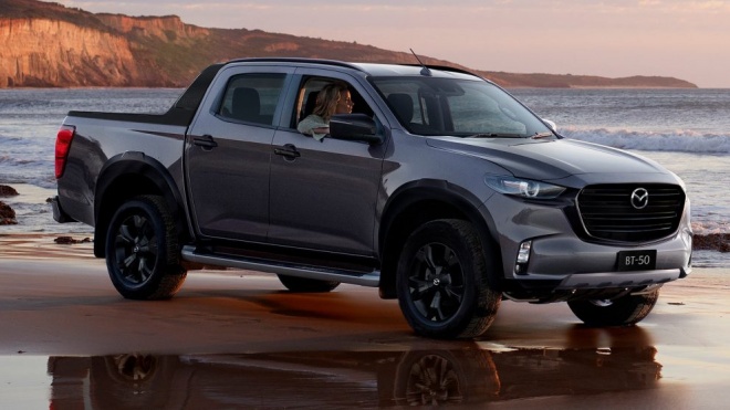Mazda BT-50 2022 thêm bản động cơ turbo máy dầu