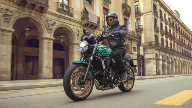 Kawasaki Z650 RS 2022 ra mắt, động cơ mạnh 68 mã lực