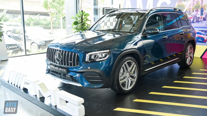 Cận cảnh Mercedes-AMG GLB 35 2021 giá 2,69 tỷ tại đại lý