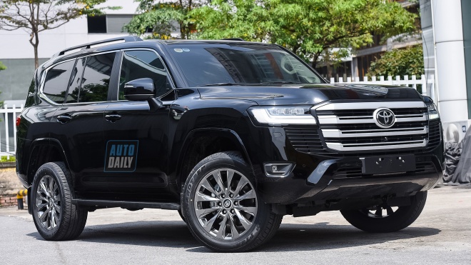 Giải mã 'hàng HOT' Toyota Land Cruiser 2022 giá hơn 4 tỷ tại Việt Nam