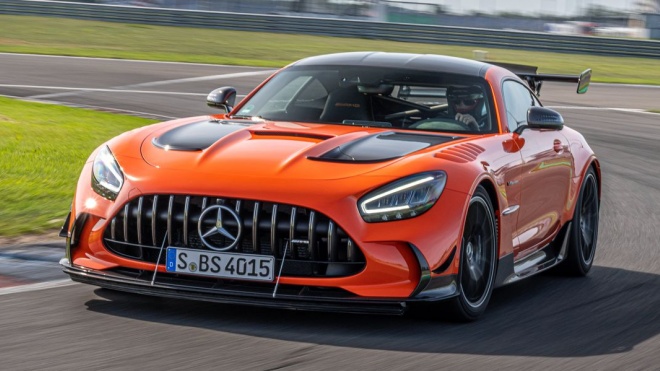 Mercedes-AMG GT Coupe và Roadster sắp đi đến hồi kết