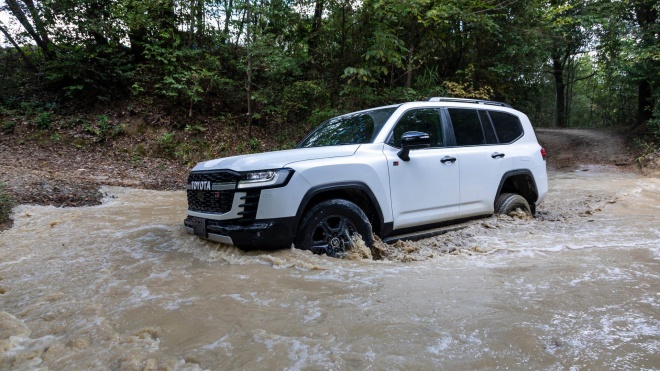 Chùm ảnh Toyota Land Cruiser 2022 thách thức mọi địa hình off-road