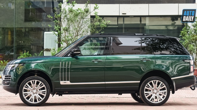 Ảnh chi tiết Range Rover SVAutobiography 2021 màu British Racing Green