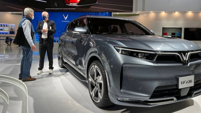 Los Angeles Auto Show 2021: VF e35, VF 36 hút khách ngày đầu mở cửa cho công chúng