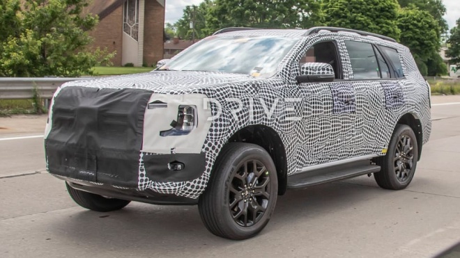 Ford Everest 2022 sẽ sử dụng động cơ V6 mạnh mẽ hơn, quyết đấu Toyota Fortuner