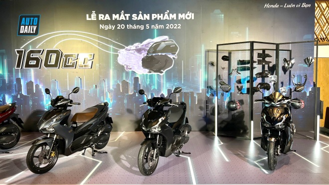 Honda Air Blade 2023 ra mắt, thêm bản 160cc mạnh mẽ hơn, giá từ 42,09 triệu đồng