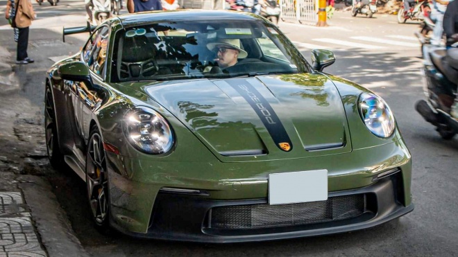 Ông Đặng Lê Nguyên Vũ tiếp tục tậu thêm Porsche 911 GT3 2022 bản số sàn