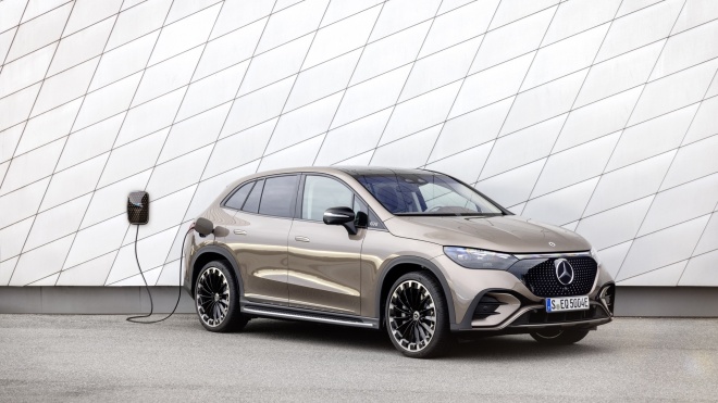 Mercedes EQE SUV 2024 ra mắt, ngập tràn công nghệ