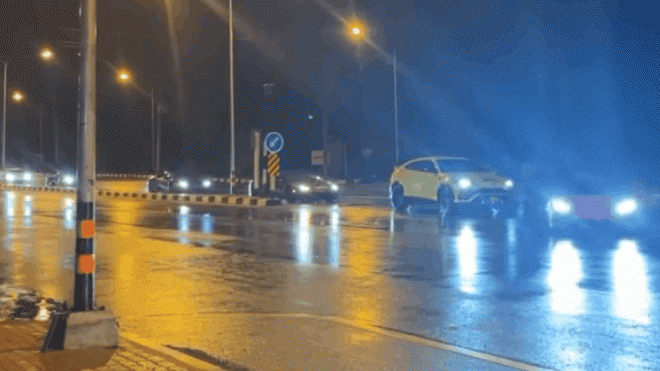 Video: Siêu xe Lamborghini Huracan Evo bị Toyota Hilux đâm ngang sườn ở tốc độ cao