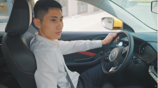 MG5 – Chiếc xe “dư thừa” option giải trí