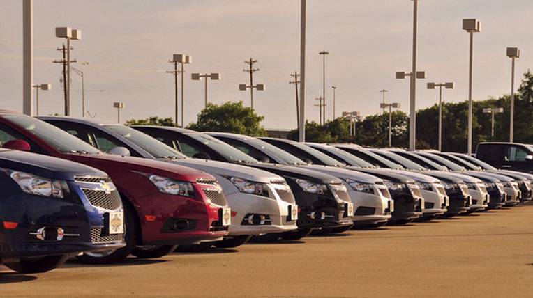 Tháng 8: Thời điểm tốt nhất để sắm “xế hộp” dealer.jpg