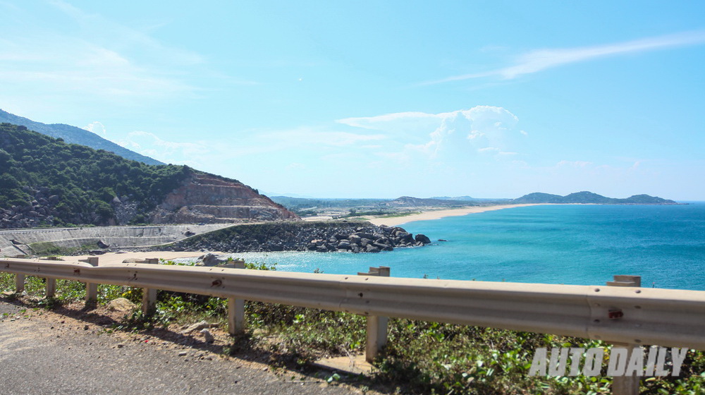 Hành trình đến BMW World, ngày 2: Ninh Chữ - Quy Nhơn Hành trinh den BMW World chang 2 (21).jpg