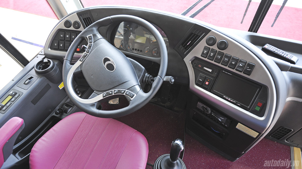 THACO trình làng 4 mẫu bus cao cấp xe bus