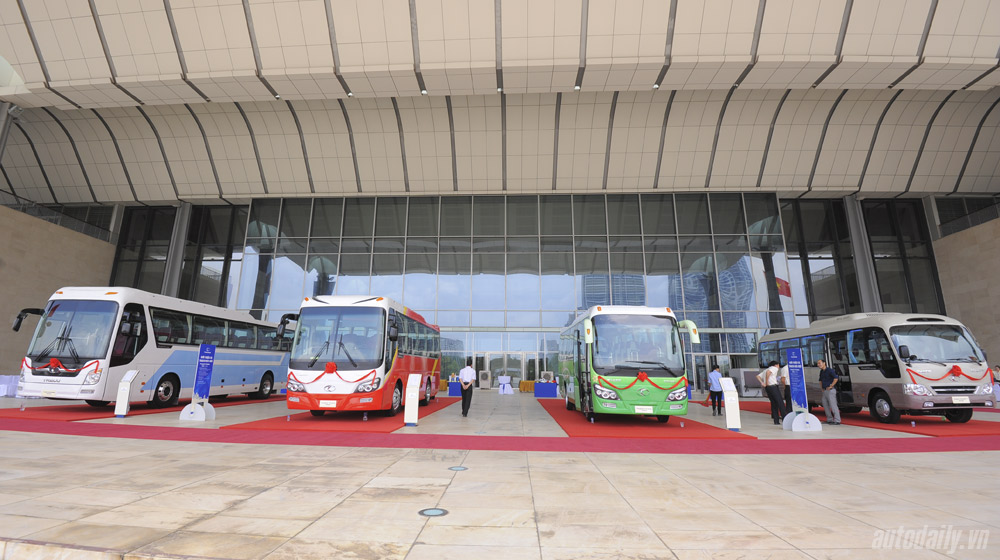 THACO trình làng 4 mẫu bus cao cấp xe bus