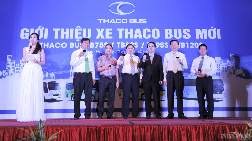 THACO trình làng 4 mẫu bus cao cấp xe bus