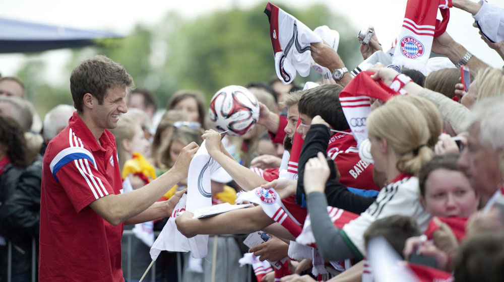 Dàn sao Bayern Munich phấn khích với trải nghiệm xe Audi bayern-munich-audi (7).jpg