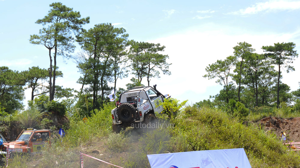 RFC VIETNAM 2014: Đẫm mồ hôi “phá xe” dưới cái nắng “đổ lửa” rfc halong 2014 (1)-1.jpg