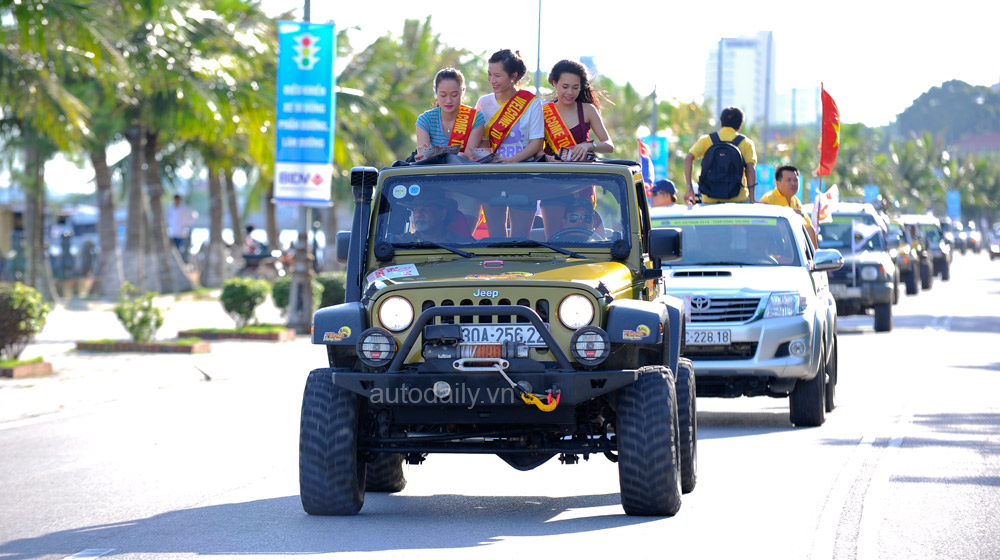 Xe offroad “quậy” tưng bừng ở Hạ Long rfc halong 2014 (1).jpg