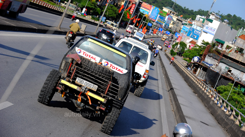 Xe offroad “quậy” tưng bừng ở Hạ Long rfc halong 2014 (12).jpg