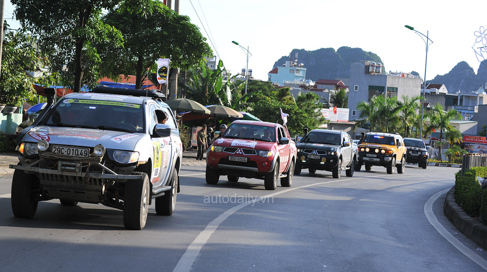Xe offroad “quậy” tưng bừng ở Hạ Long rfc halong 2014 (14).jpg