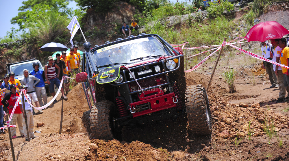 RFC VIETNAM 2014: Đẫm mồ hôi “phá xe” dưới cái nắng “đổ lửa” rfc halong 2014 (16)-1.jpg